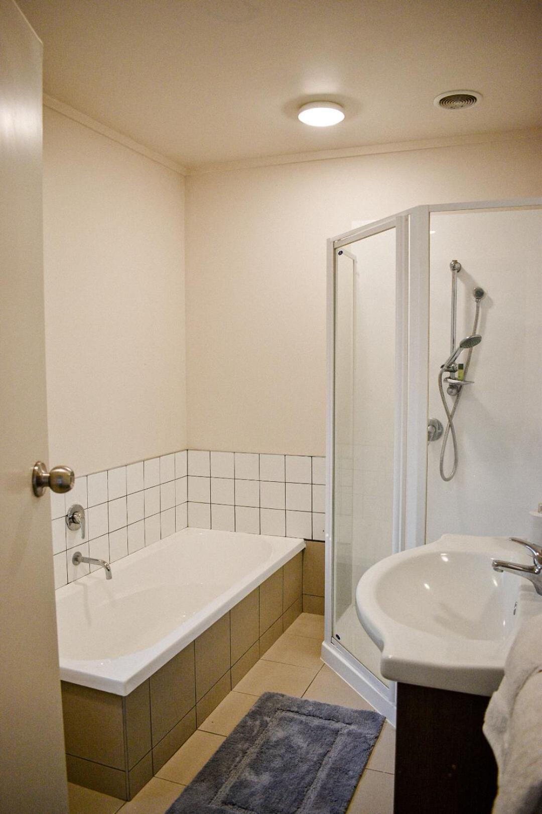 Dog Friendly, Central, Sleeps 8 해밀턴 외부 사진